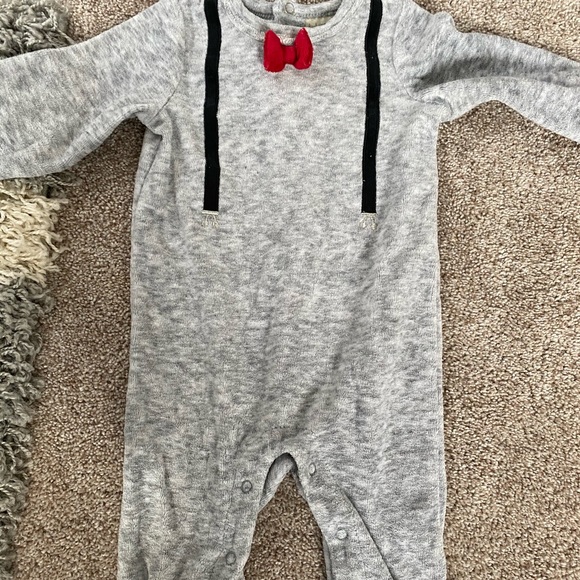 Baby boy super soft bow tie onesie - Picture 1 of 3